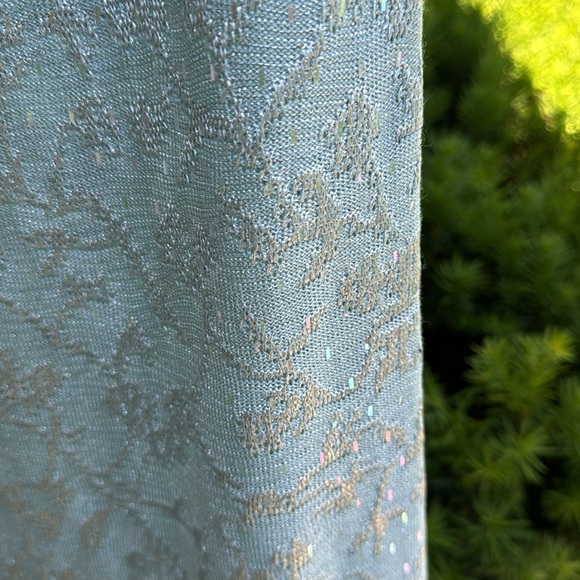 Stunning St John 2-piece with shimmering jewelled accents - Picture 7 of 11